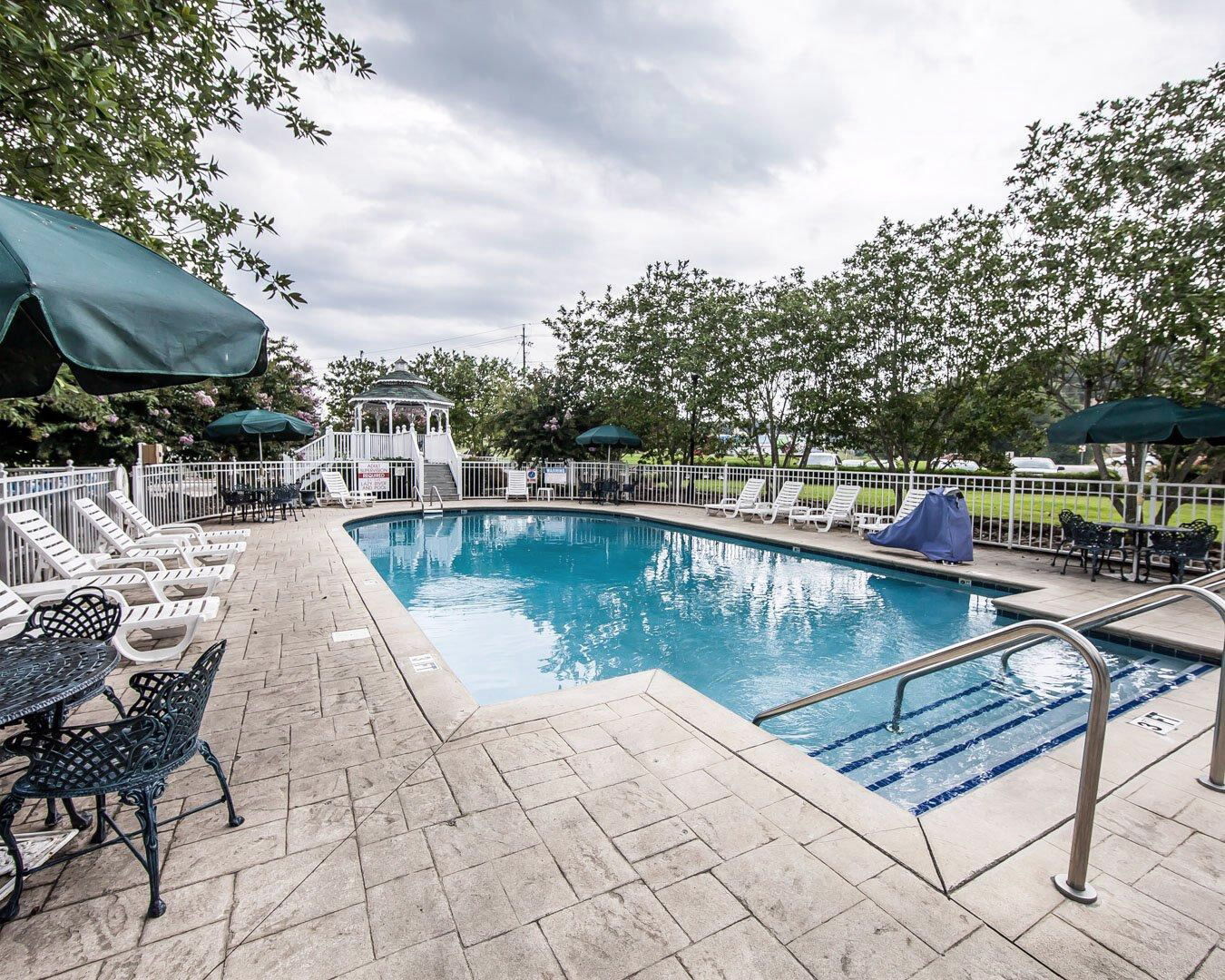 Clarion Inn Willow River Sevierville Exterior photo