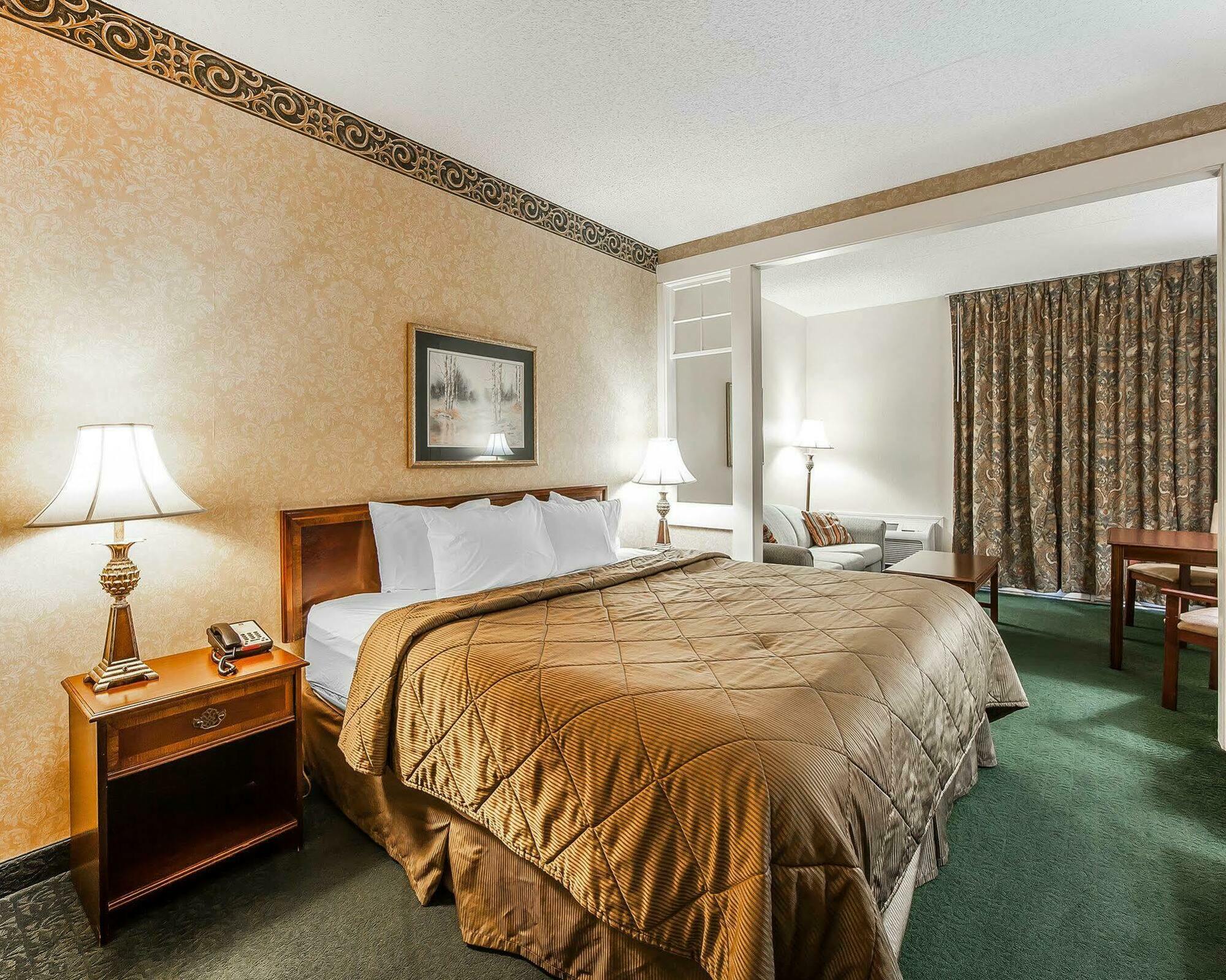 Clarion Inn Willow River Sevierville Exterior photo